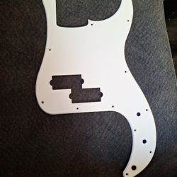 Squier Precision Bass 13 hole Pickgaurd