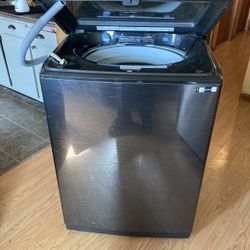 Nice Gray Samsung Washer And Dryer Set / With a Frigidaire Dishwasher 