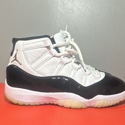 Size 8.5 - Jordan 11 Retro Gratitude / Defining Moments