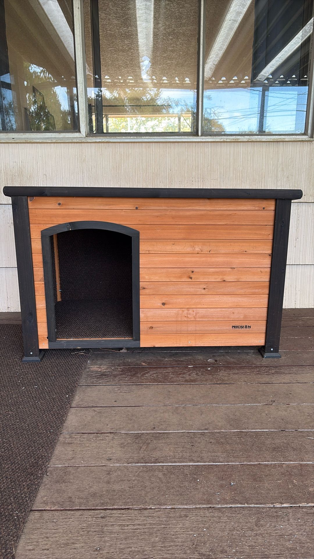Petmate Weather Resistant Dog House - Like New