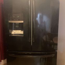 Refrigerator And Electric Stove Everything Working Perfect $200.00 Each