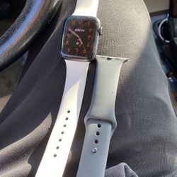 Apple Watch SE 44 MM Aluminum 