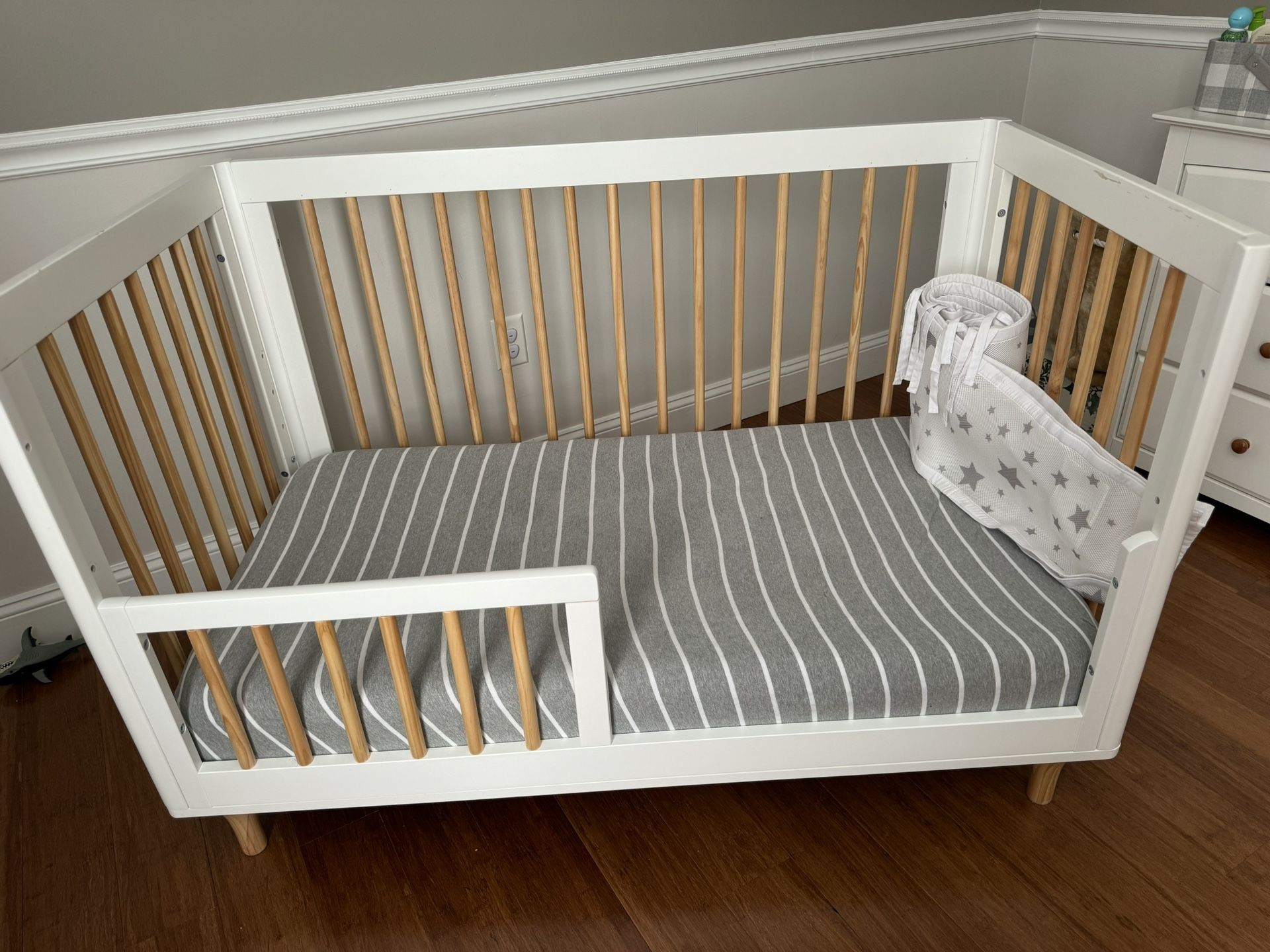 Convertible Baby Crib