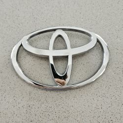 Toyota Back Door Emblem (#75431-0C010)