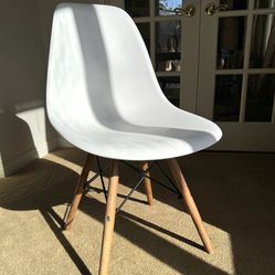 Mid Century Modern White Chair 