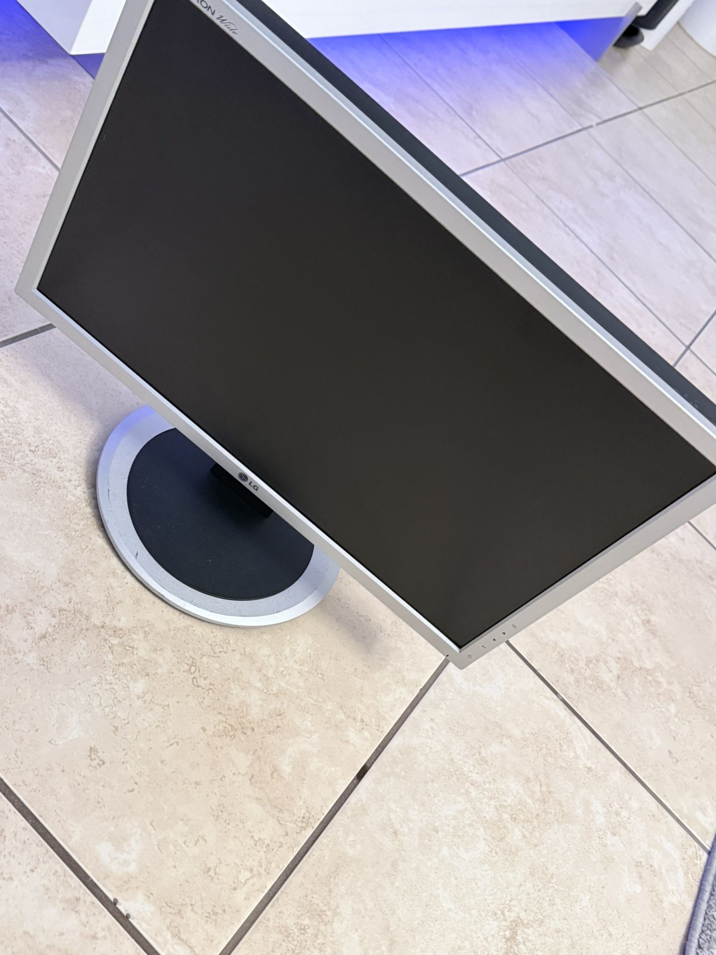 Lg Flatron Monitor 20”