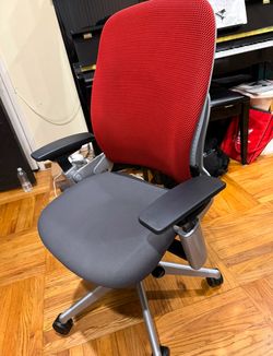 Ergonomic Steelcase Office Chair