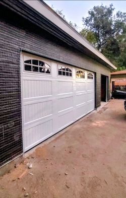 Garage doors 📱