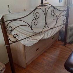 Queen/king Headboard