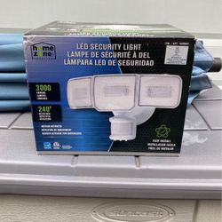 LED Security Light Brand New300 Linens 240 Degree Detection
