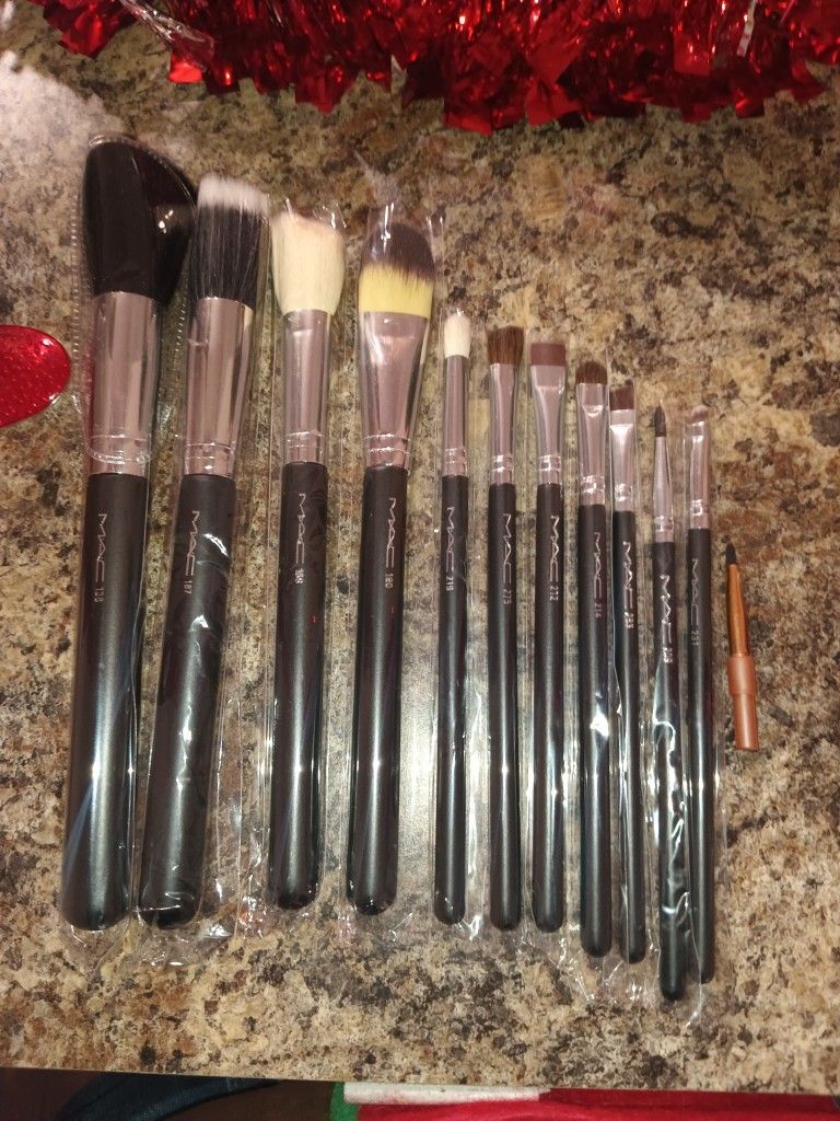 MAC makeup Brushes