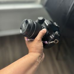 Canon 80D  With Lense 18-55nn