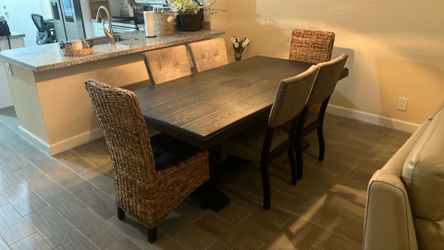 Dining table set