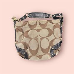 Carly Shoulder Bag iconic