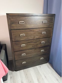 Dresser