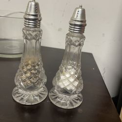 Glass Salt and Pepper Shaker 