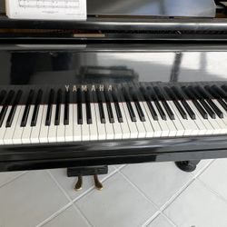 Yamaha Grand Piano G2  