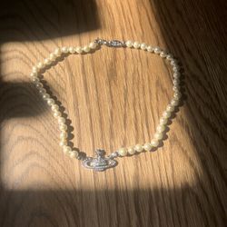 Vivienne West Wood Pearl Choker