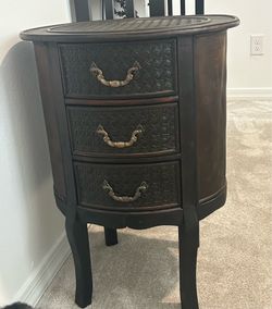 Dark Brown Wood Antique Look Side Table/Cabinet