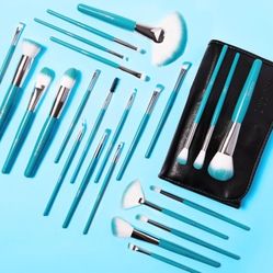 BREEZE 24 PC BRUSH SET