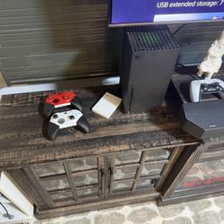 Xbox Series X And 2 Elite 2 Controllers 