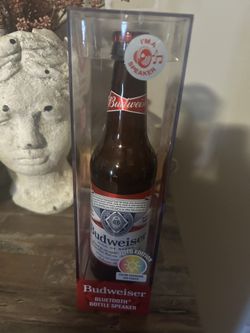 Brand New In Box Budweiser Bottle Bluetooth Speaker Limited Edition Color Changing LED Lights