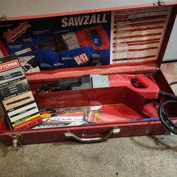 Milwaukee Heavy-Duty Sawzall With Miscellaneous Saw Blades And Case