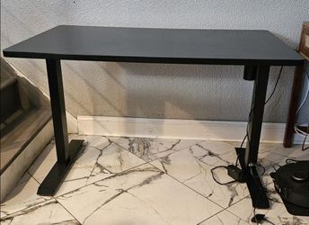 Escritorio eléctrico y Silla