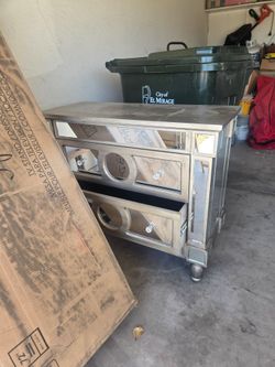 3 drawer mirrored heavy dresser