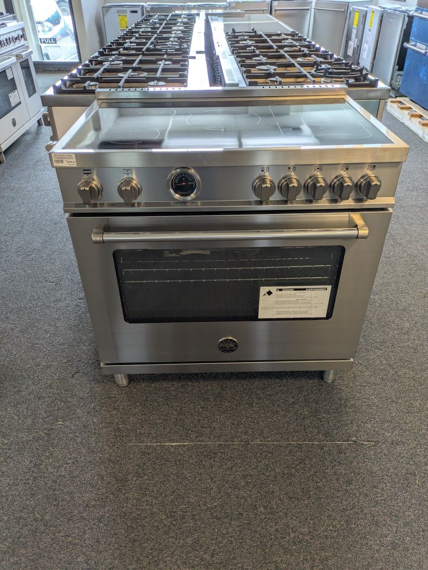 Bertazzoni Master Series MAST365INSXT
36 Inch Freestanding Induction Range