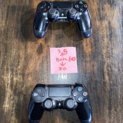 2 Ps4 Comtrollers 