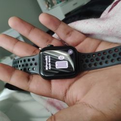 Apple Watch Series 7 (45mm)