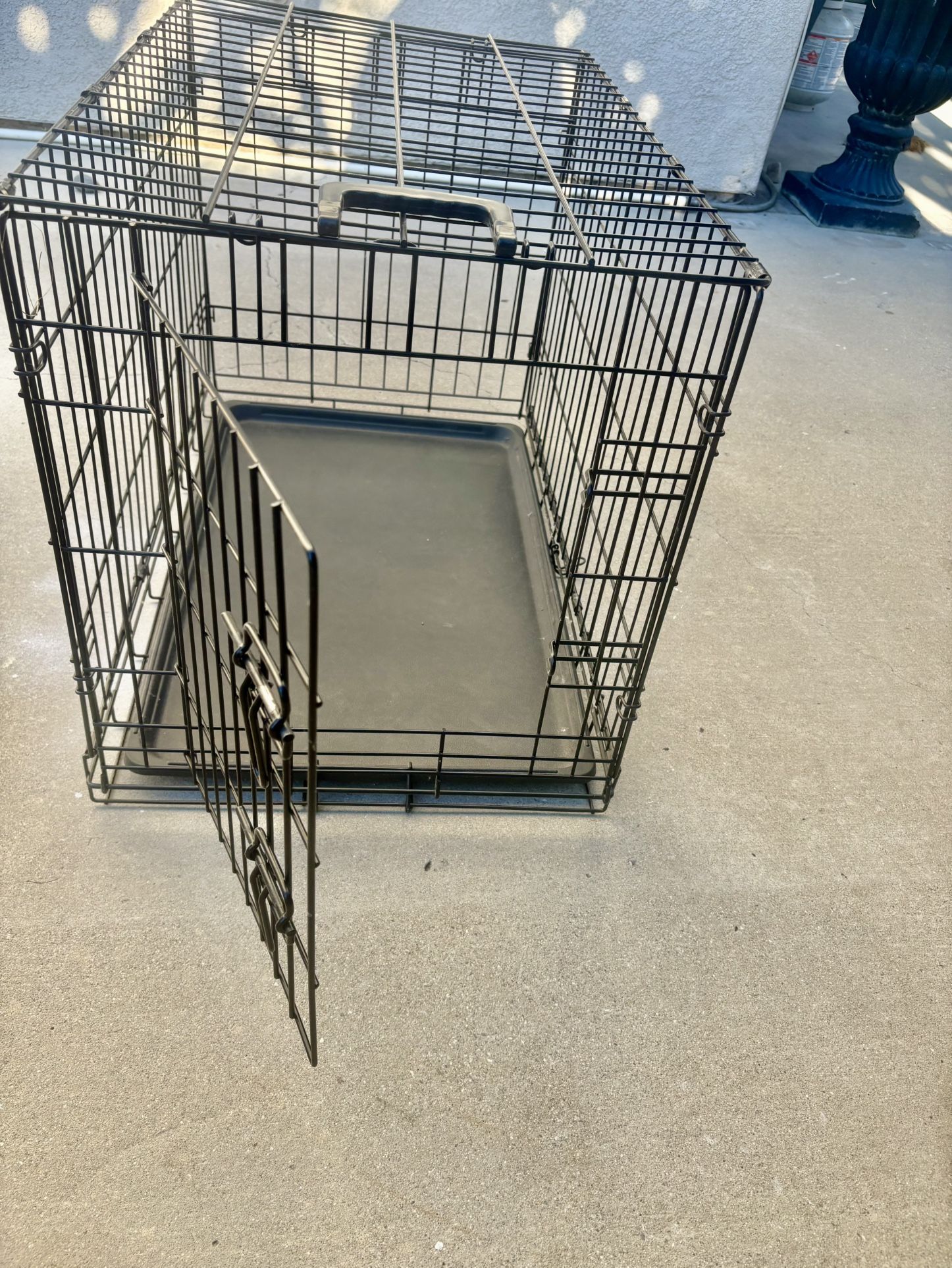 Dog Metal Cage . Medium Or Small Dog .