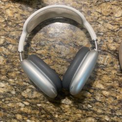 Apple Airpod Max Headphones