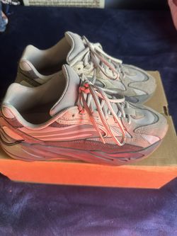 Yeezy boost 700 v2