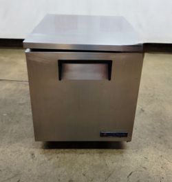 BEVERAGE AIR 27" 1-DOOR COMERCIAL RESTAURANT GRAGLFE UNDERCOUNTER REFRIGERATOR