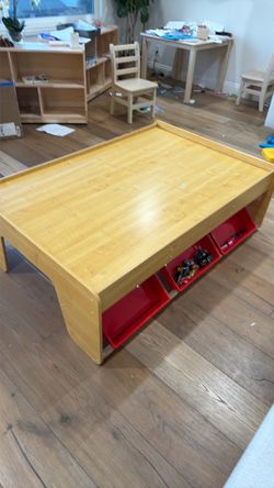 Kids play table
