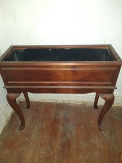 Planter Stand is lined with plastic