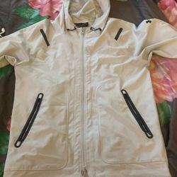 White Ua Jacket  (Small) Men 55$