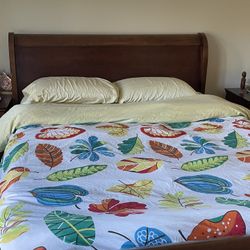Queen Size Bedroom Set Six Pieces