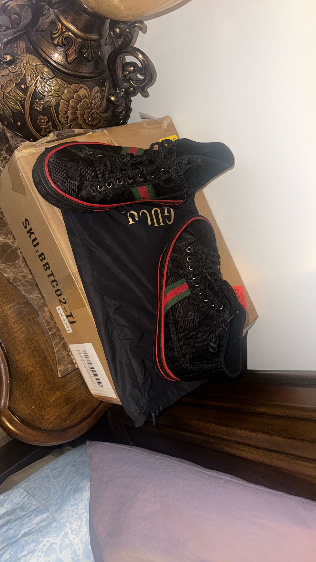 Guccis Shoes Size 9