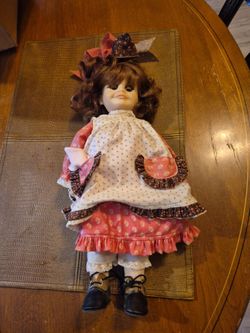 Vintage 1986 Robin Woods collectible doll