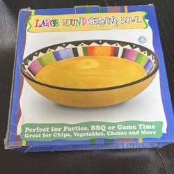 Large Round Serving Bowl. (New in box)