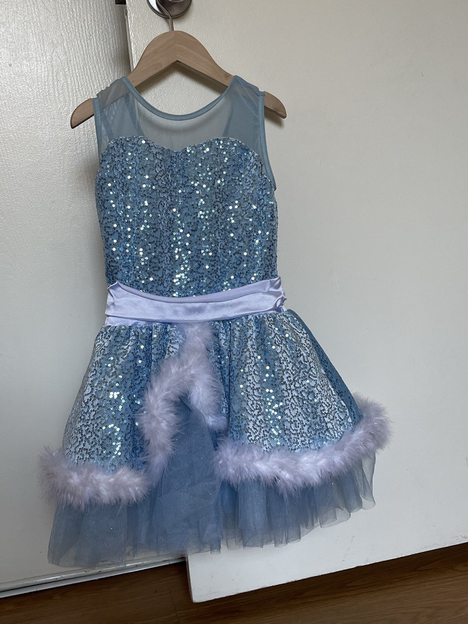 Disney’s Frozen Princess Elsa Dress Size 5-7 Costume