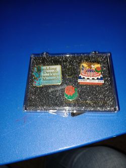 Tournament of Rose's Pins In Box 2011