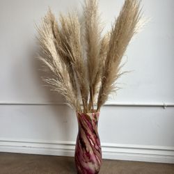 Vase With feather Decor