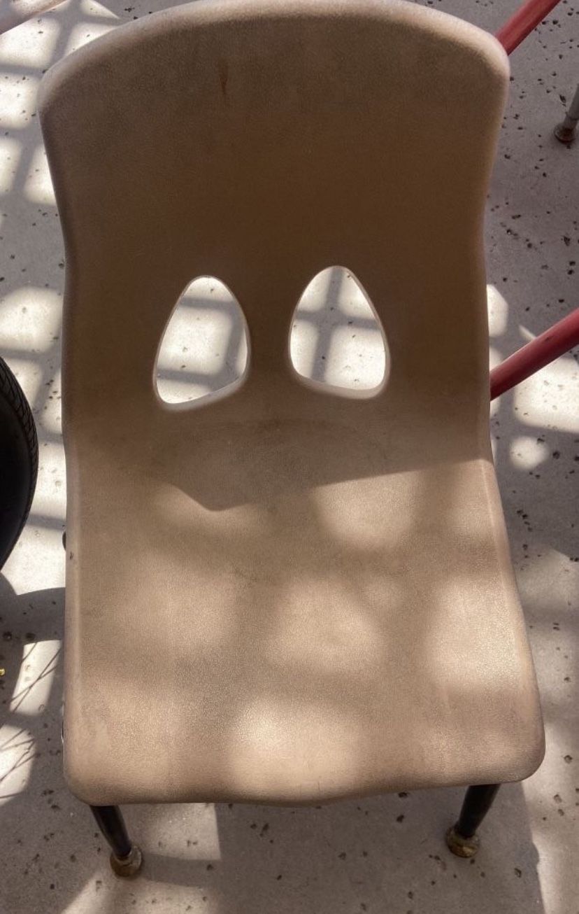 8 Toddlers Chairs