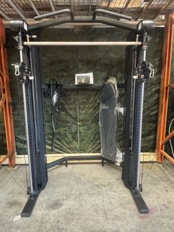 Centr Smith Cable Machine