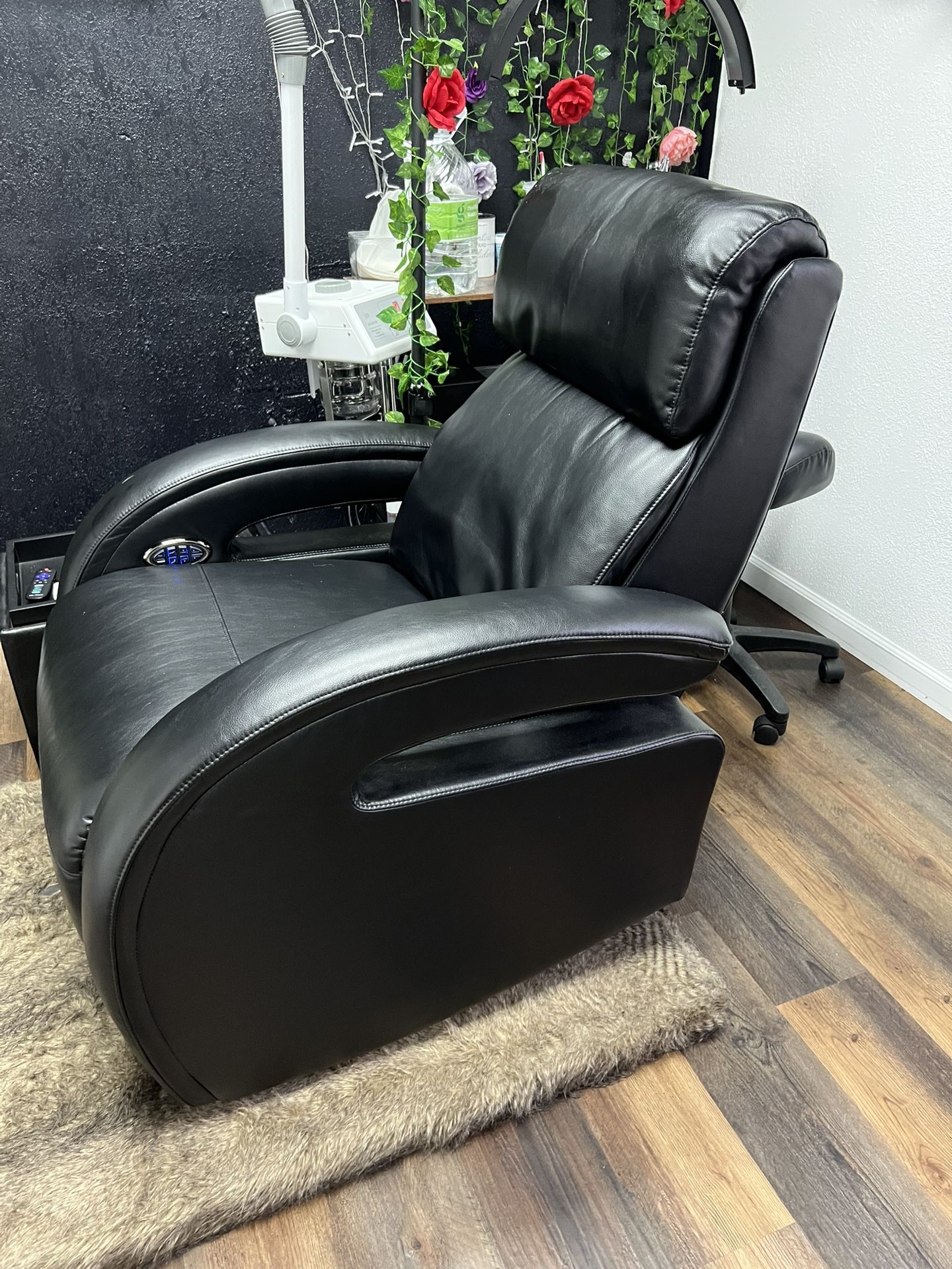 Black Lumbar Recliner