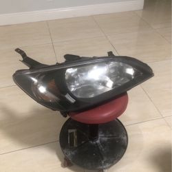 04-05 Honda Civic Passenger Side Headlight Assembly 